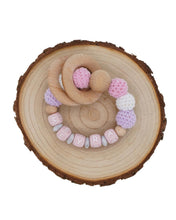 Lade das Bild in den Galerie-Viewer, Beißring / Greifling mit Softbeutel aus Wildleder (Personalisiert)