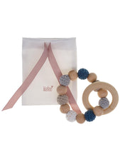 Lade das Bild in den Galerie-Viewer, Beißring / Greifling mit Softbeutel aus Wildleder