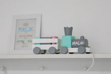 Lade das Bild in den Galerie-Viewer, Holzeisenbahn "Pastel" mit Bausteinen (Personalisiert)