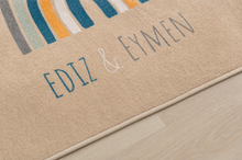 Lade das Bild in den Galerie-Viewer, Personalisierter Kinderteppich mit Namen – Motiv „Duo“
