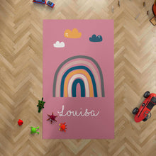 Lade das Bild in den Galerie-Viewer, Personalisierter Kinderteppich mit Namen – Motiv „Louisa“
