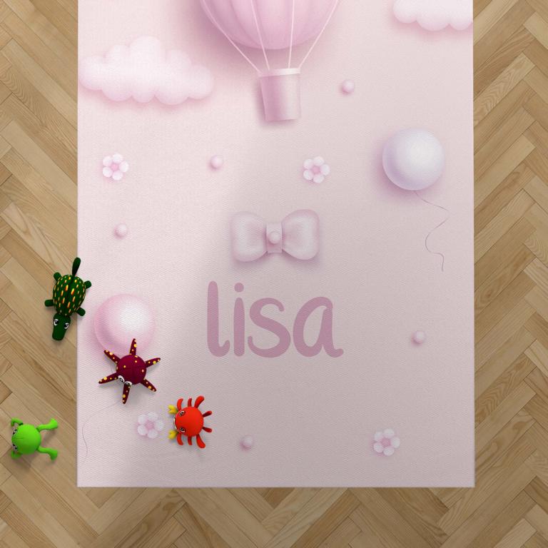 Einzigartiger Kinderteppich mit Namen – personalisiert mit Wunschtext. Ideal als Geschenk zur Geburt oder zum Geburtstag. Weich, waschbar & liebevoll gestaltet.
